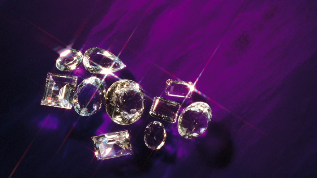 What Diamond Shape Looks Best On Short Fingers?