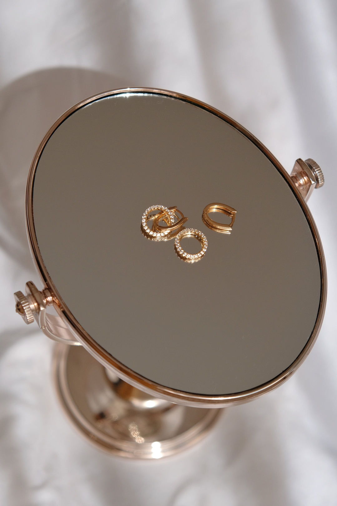 How to clean gold rings at home?