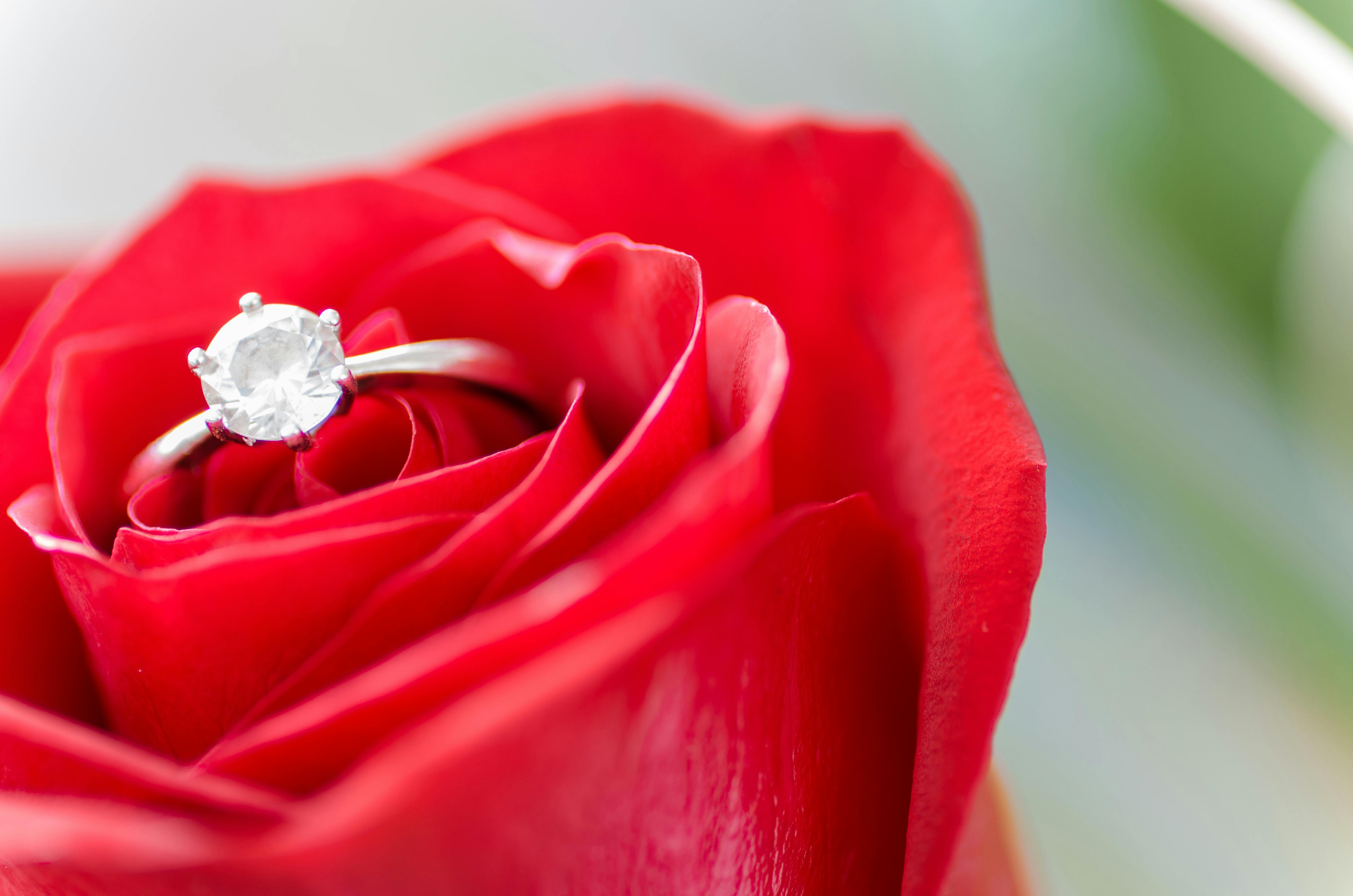 Do Lab-Grown diamonds Pass A Diamond Tester? – Nazar's & Co. Jewelers