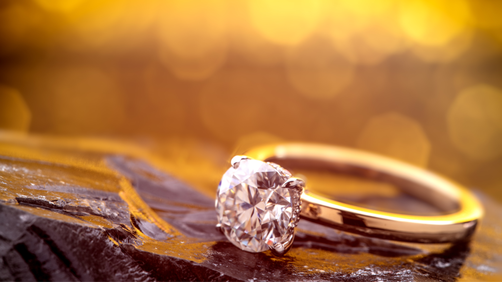 What Color Diamond Looks Best With Yellow Gold?
