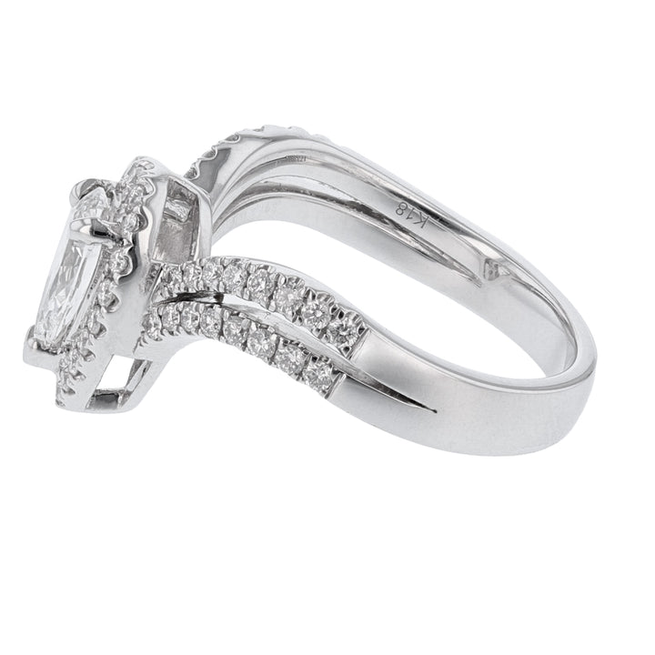 18K White Gold Pear Shape Engagement Ring