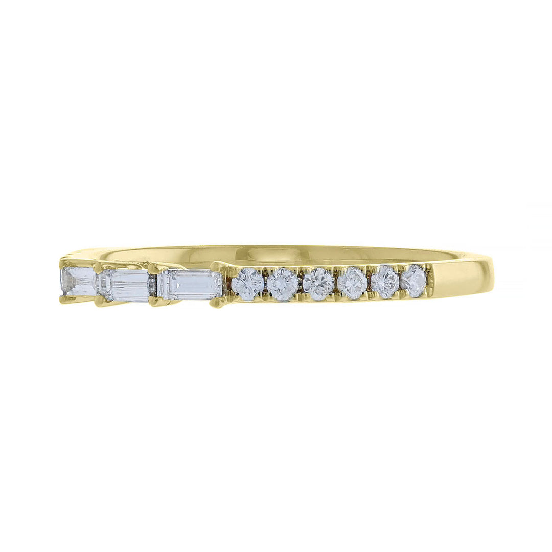 Round Center Baguette Diamond Ring