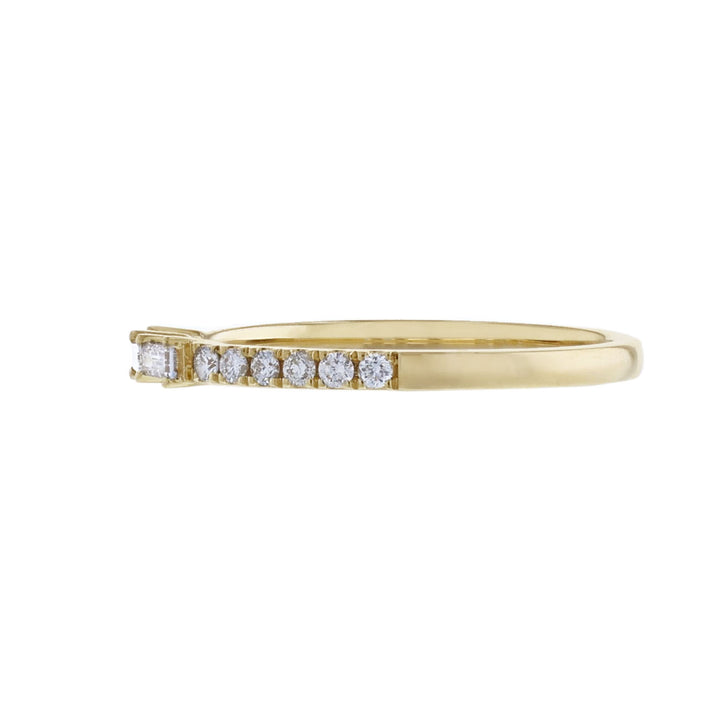Round Center Baguette Diamond Ring