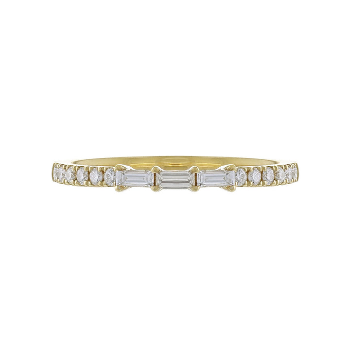 Round Center Baguette Diamond Ring