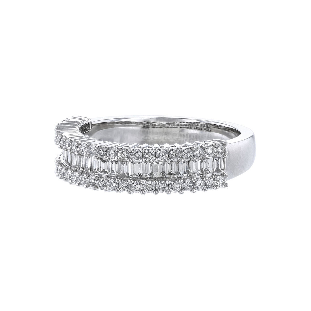 Round & Baguette Diamond Ring, 0.80ct.
