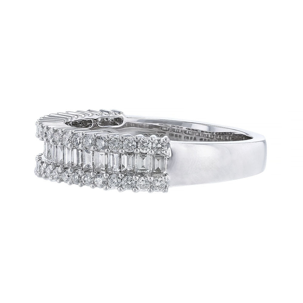 Round & Baguette Diamond Ring, 0.80ct.