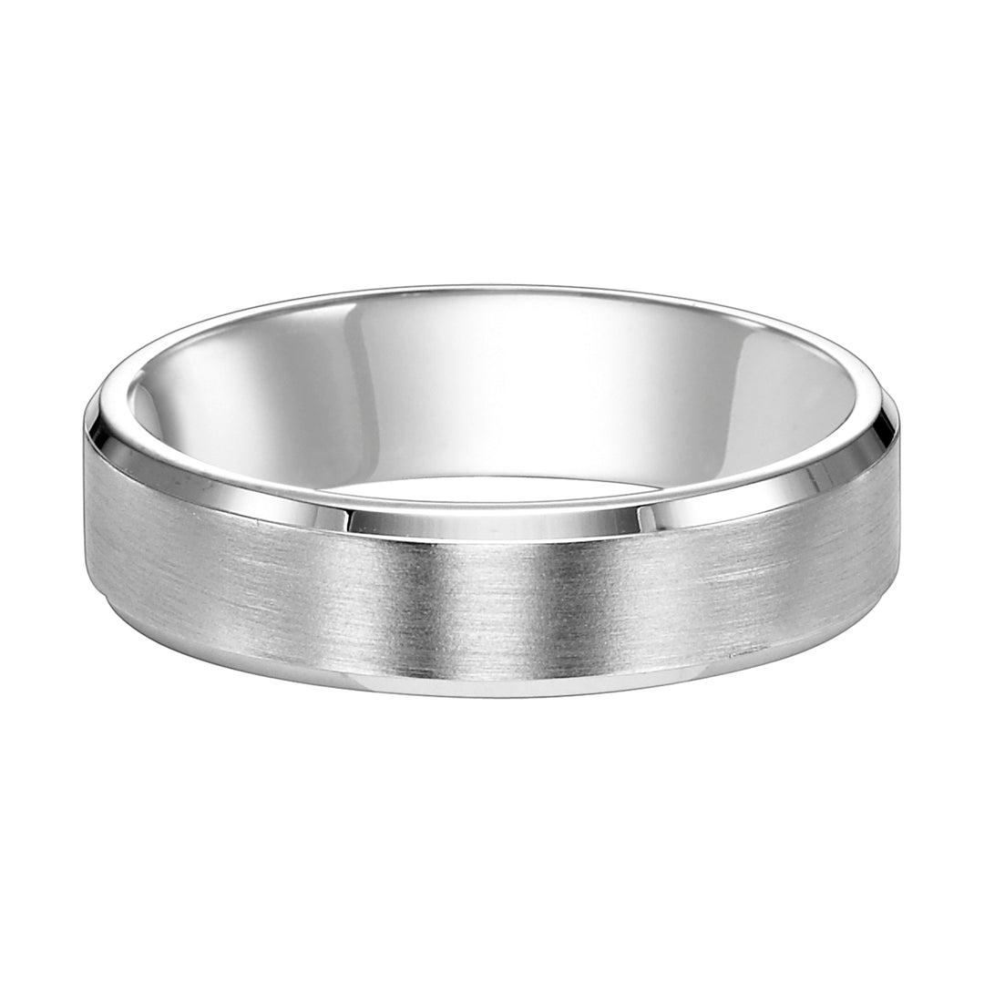 This crisp yet timeless, Comfort Fit wedding features a brushed finish with beveled edge