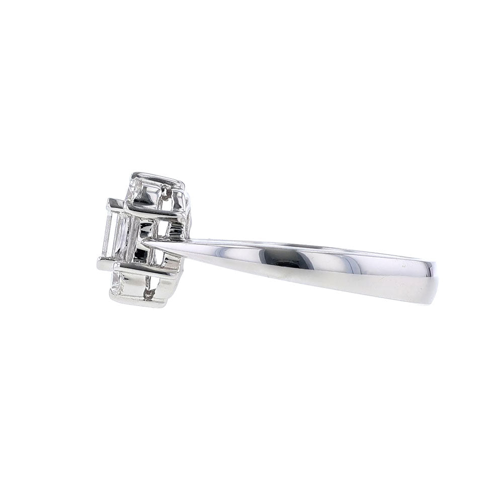 18K White Gold  Diamond Cluster Ring