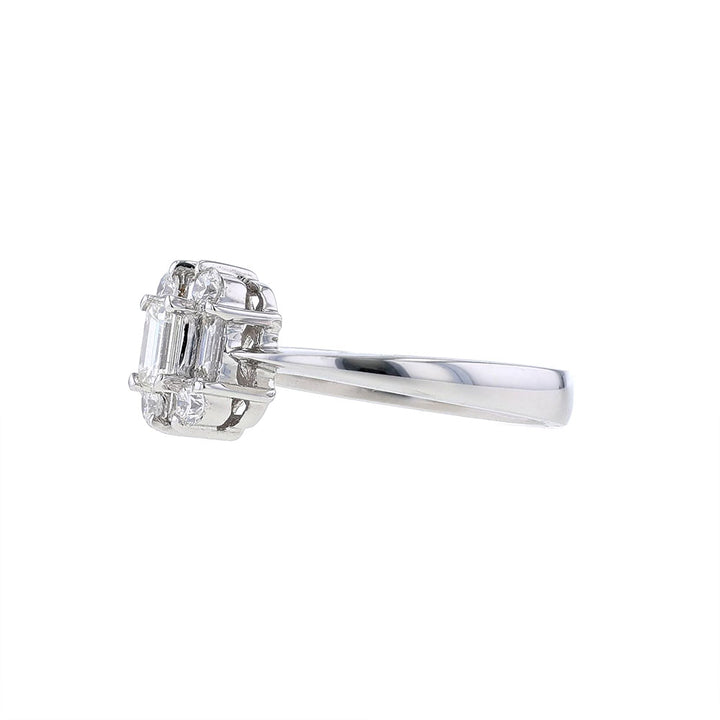 18K White Gold  Diamond Cluster Ring