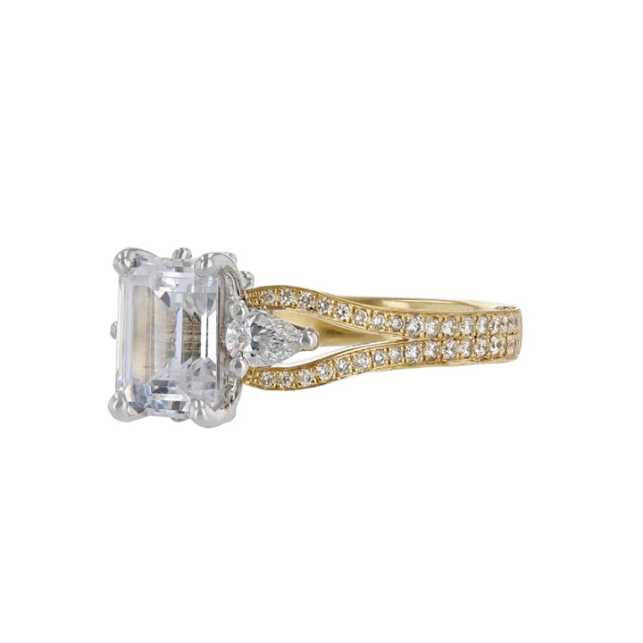 18K Yellow Gold Split Shank Ring, 1.20ct.
