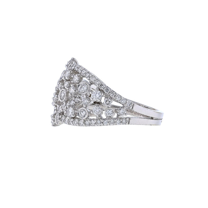 18k White Gold Scatter Diamond Swirl Ring