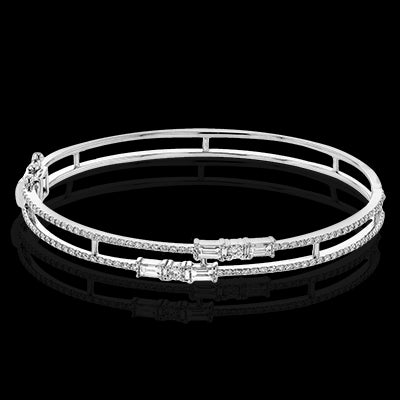 Bangle in 18k Gold with Diamonds