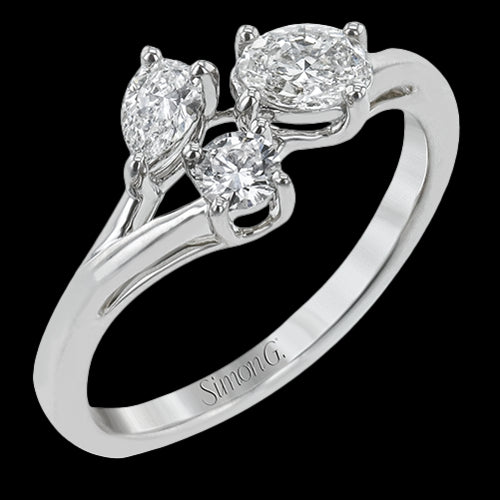 Right Hand Ring in 18k Gold with Diamonds