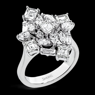 Right Hand Ring in 18k Gold with Diamonds