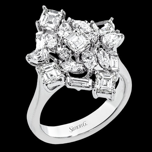 Right Hand Ring in 18k Gold with Diamonds