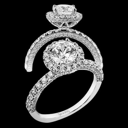 Engagement Ring in 18k Gold with Diamonds