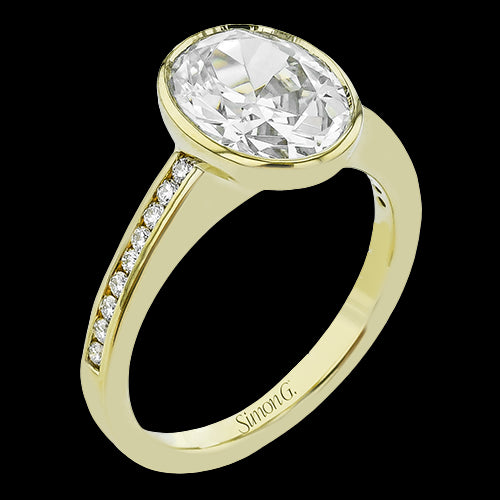 Engagement Ring in 18k Gold with Diamonds