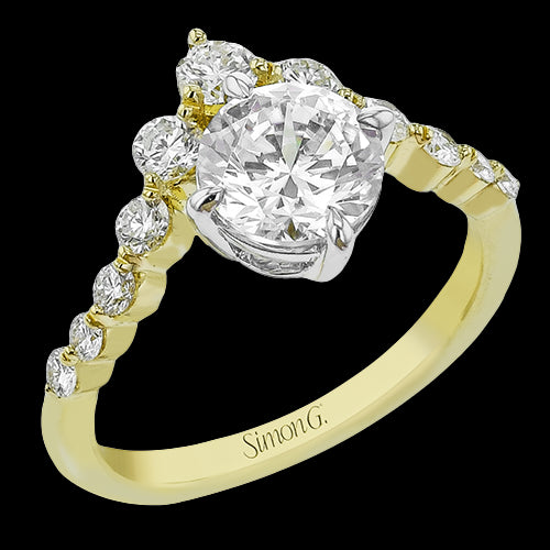 Engagement Ring in 18k Gold with Diamonds