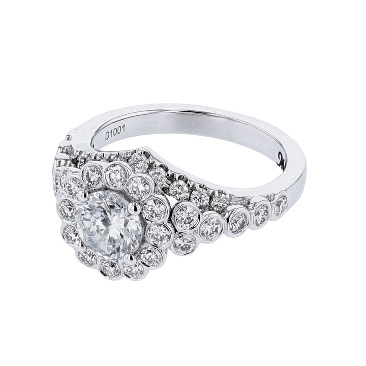 18K White Gold Round Halo Diamond Ring