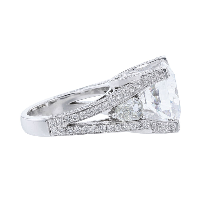 14K White Gold Round Kite Diamond Ring