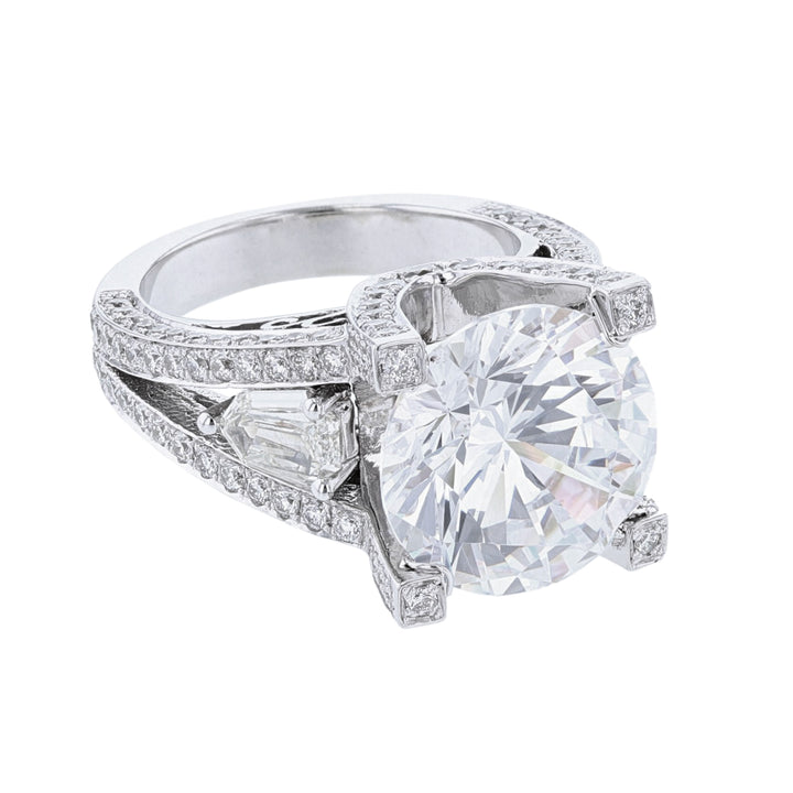 14K White Gold Round Kite Diamond Ring
