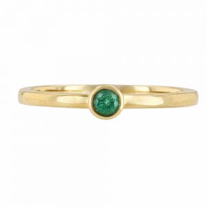 nazar's emerald bezel set round ring stackable