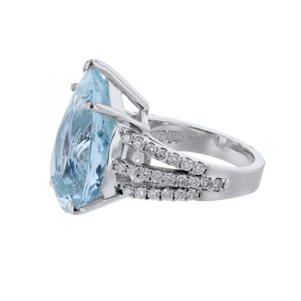 Pear Shape Aquamarine Diamond Ring, 13.87ct.